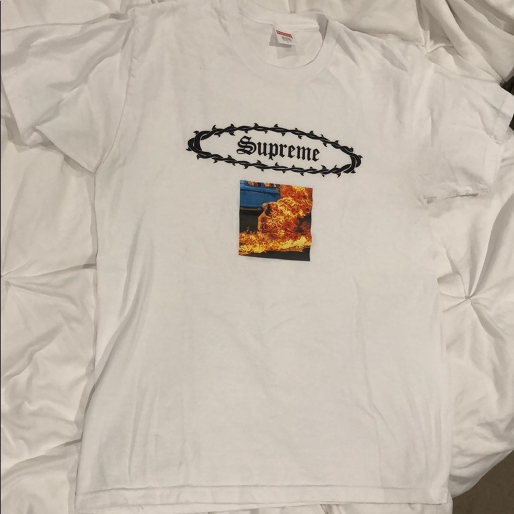Supreme tee